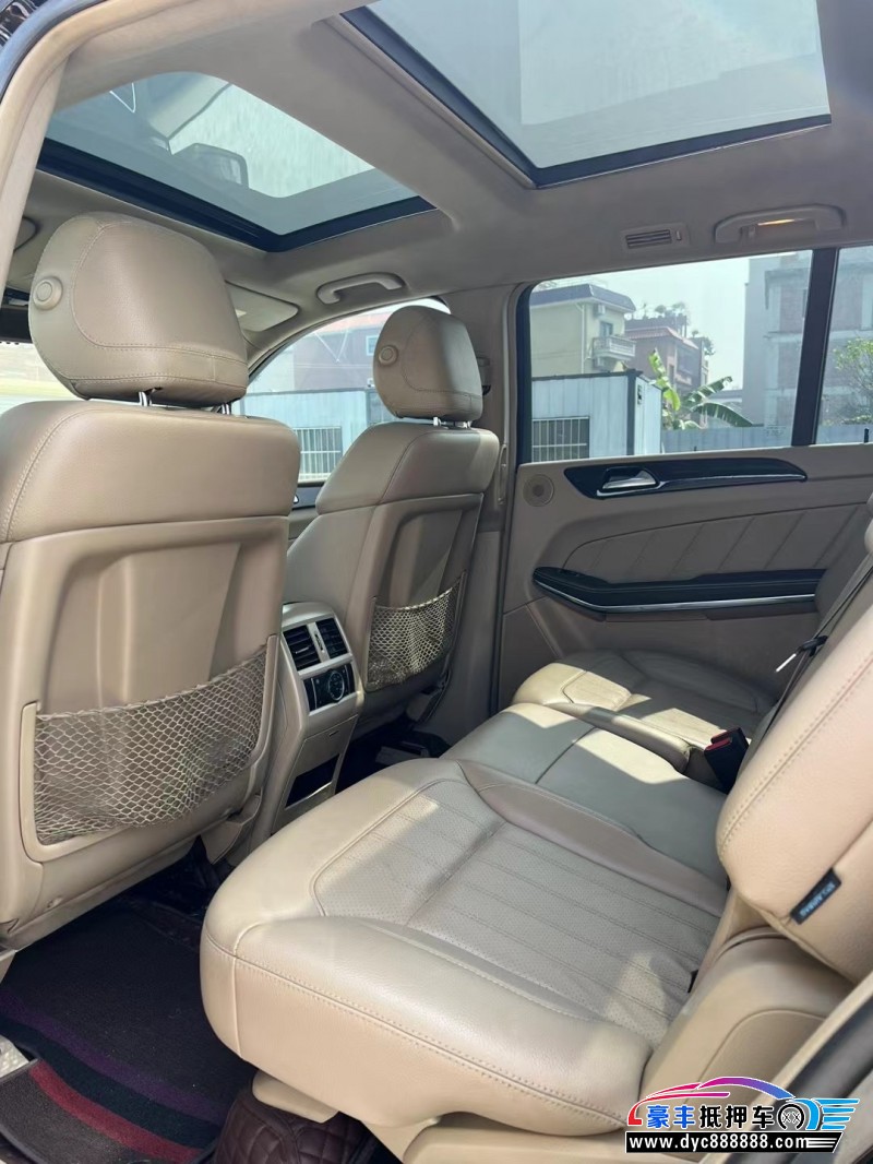 14年奔驰GL轿车抵押车出售