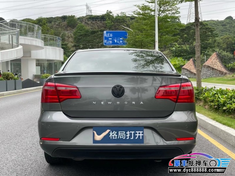 13年大众宝来轿车抵押车出售