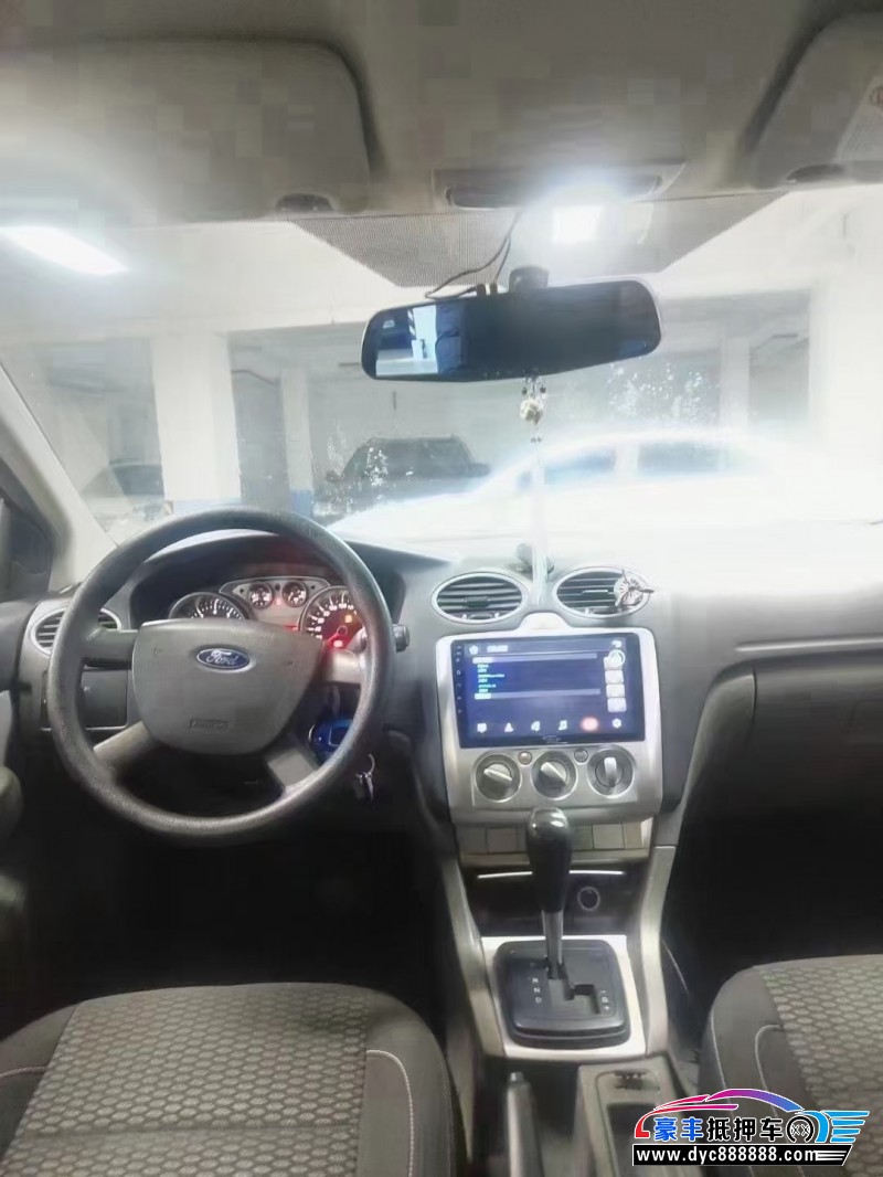 13年福特福克斯轿车抵押车出售