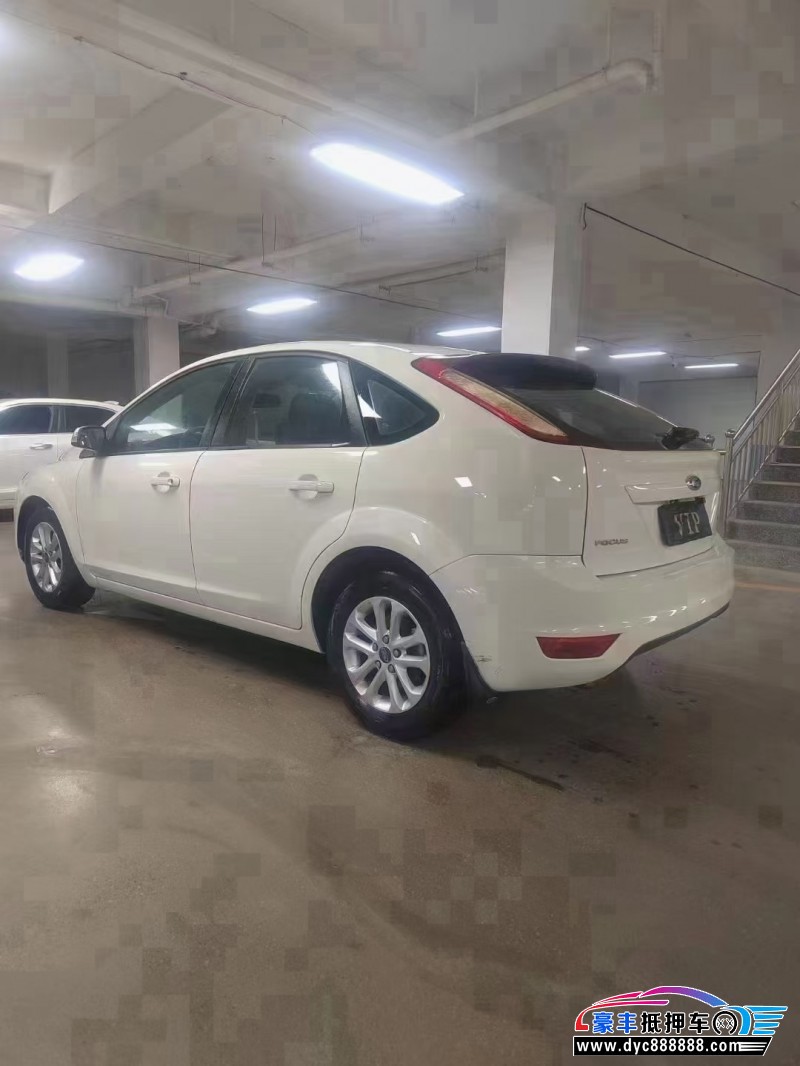 13年福特福克斯轿车抵押车出售