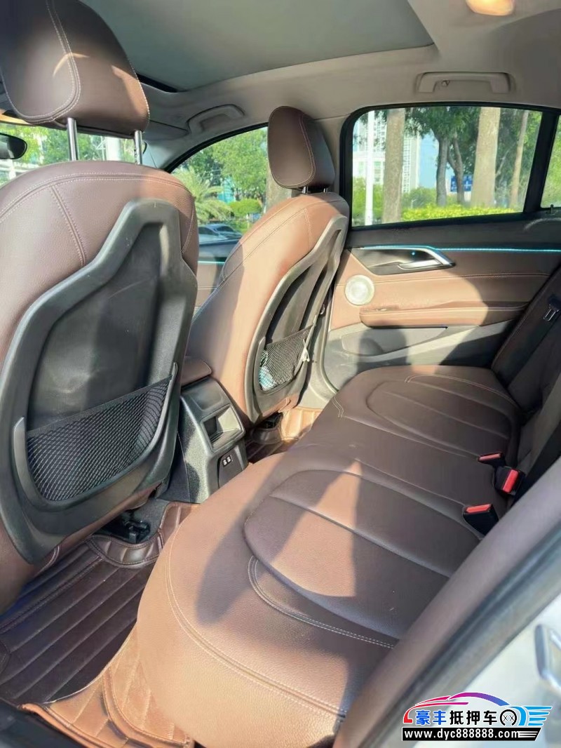 21年宝马1系轿车抵押车出售