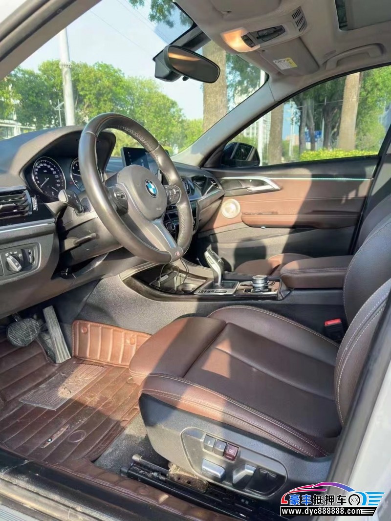 21年宝马1系轿车抵押车出售