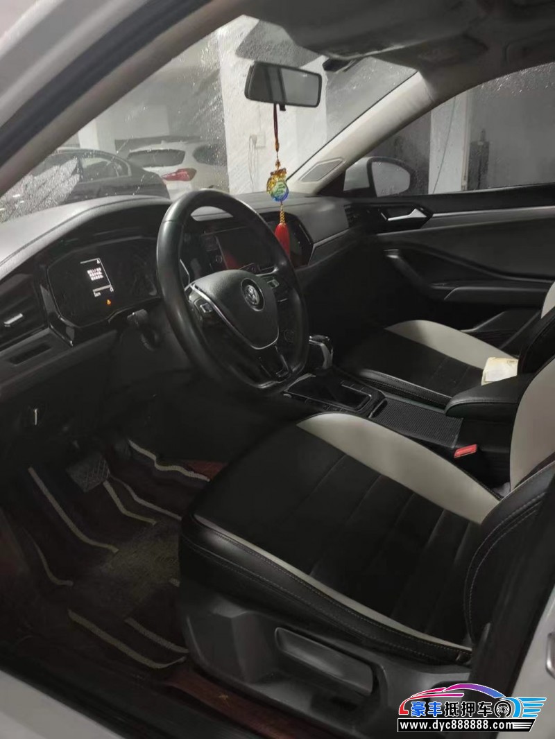 20年大众速腾轿车抵押车出售