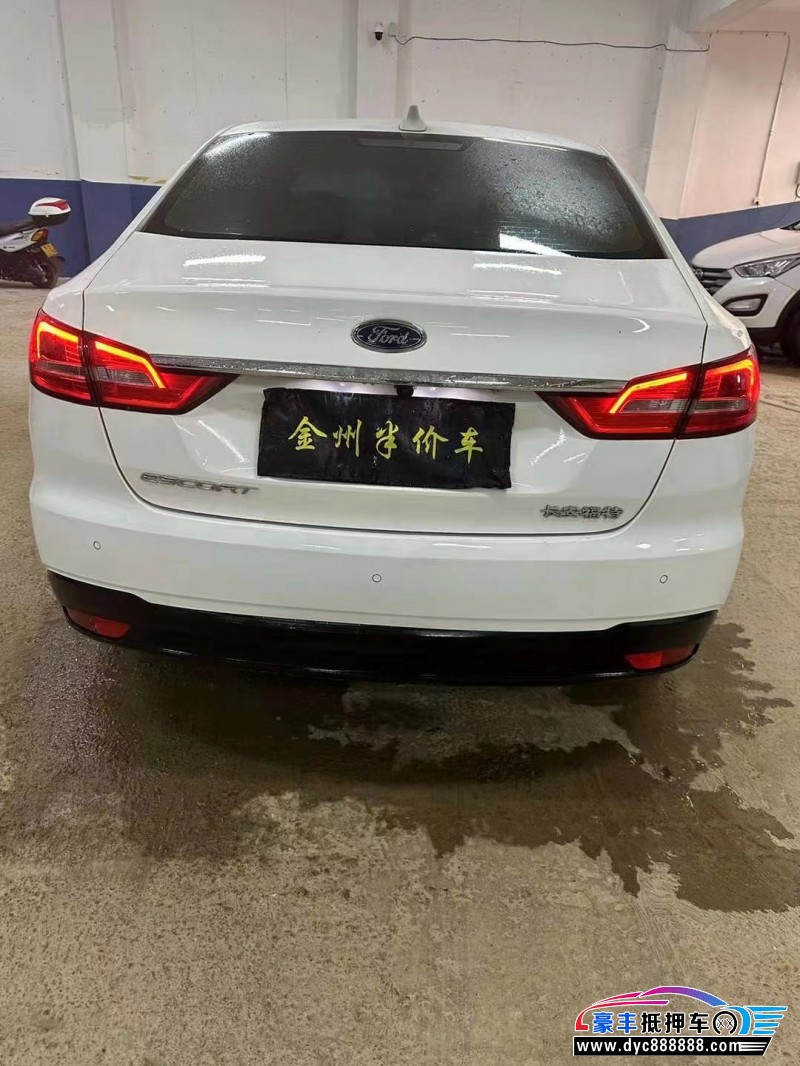 19年福特福睿斯轿车抵押车出售