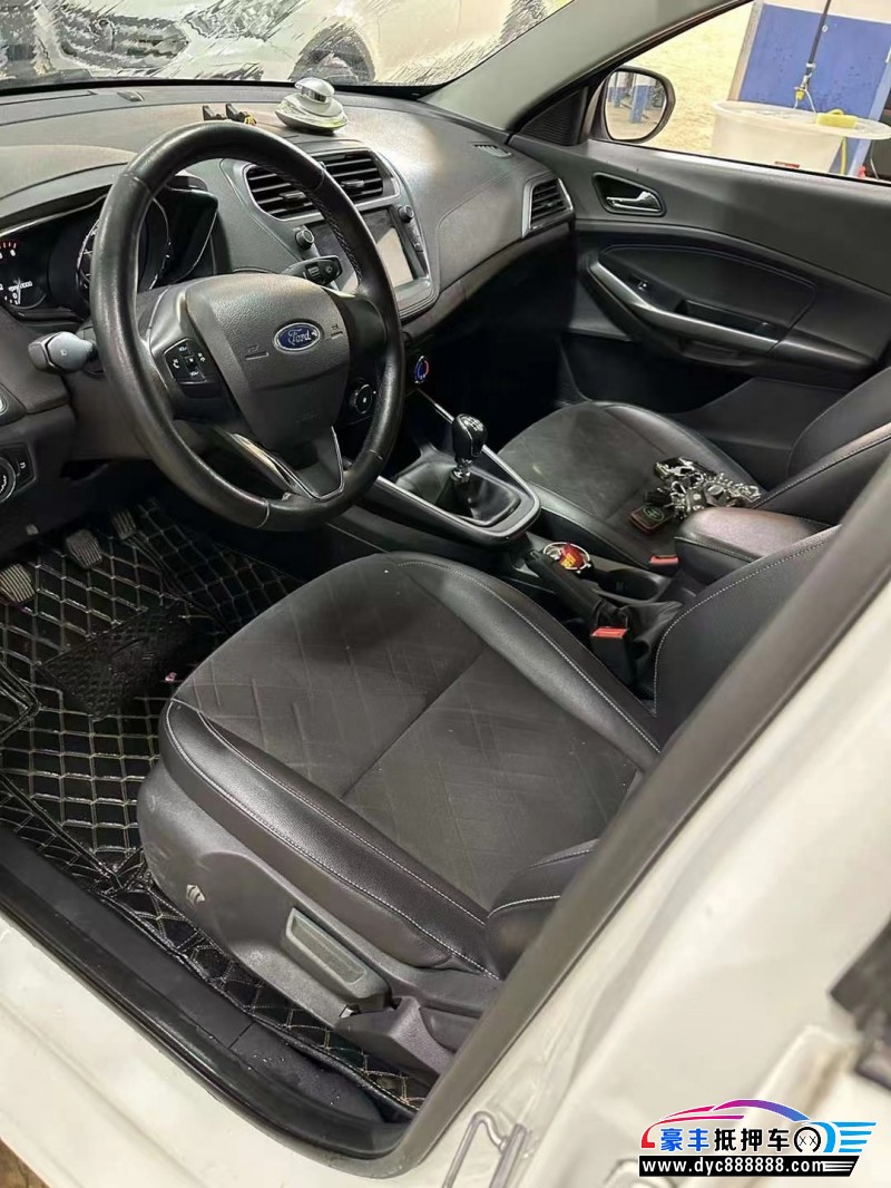 19年福特福睿斯轿车抵押车出售