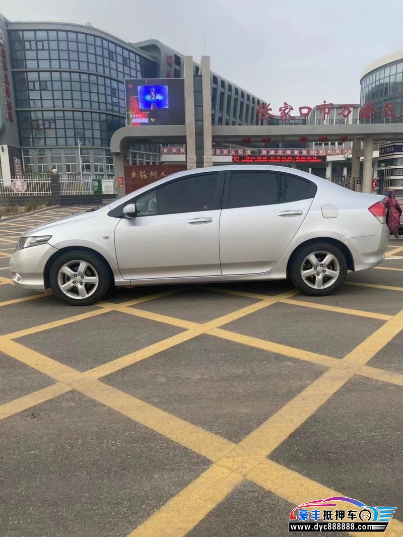 12年本田锋范轿车抵押车出售