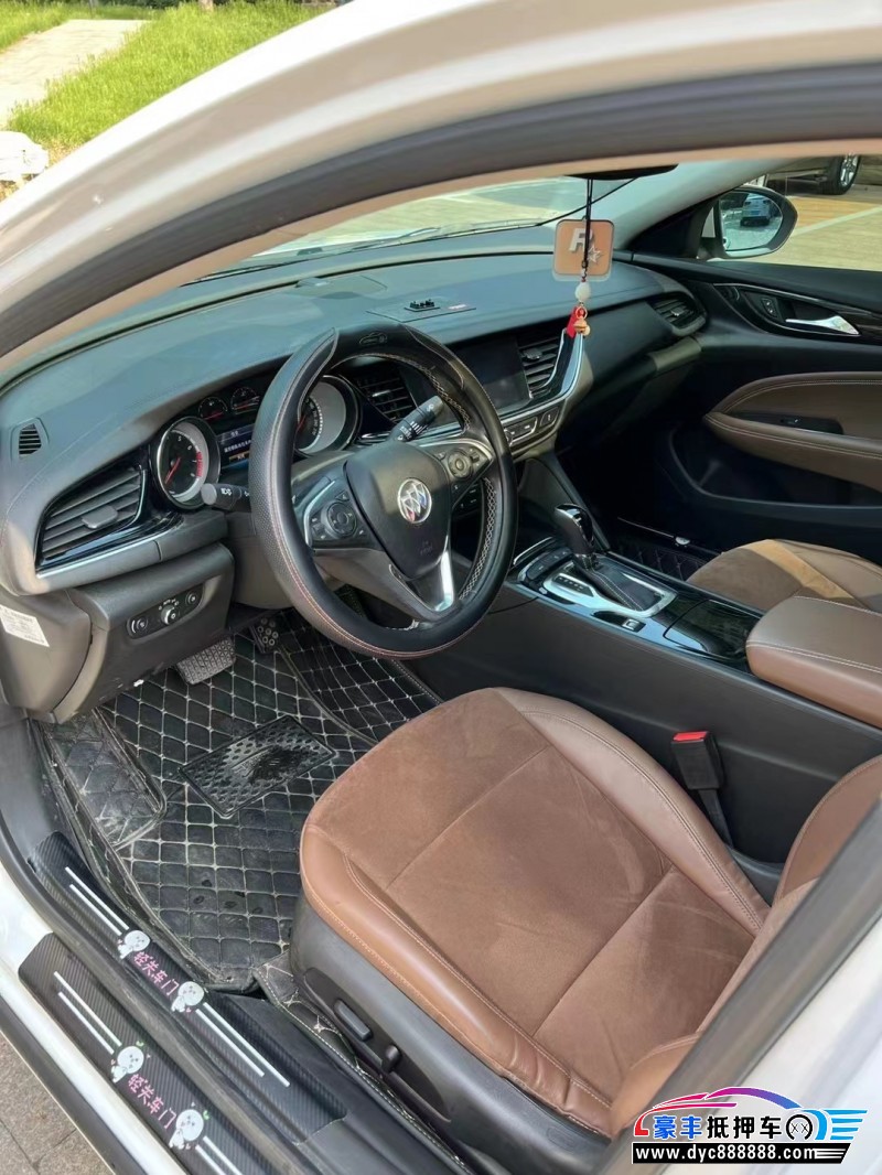 18年别克君威轿车抵押车出售