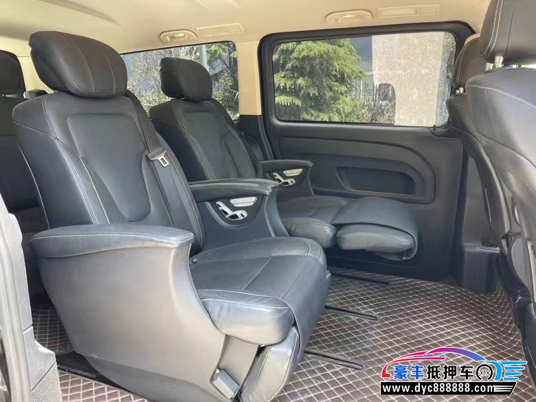 17年奔驰威霆MPV抵押车出售