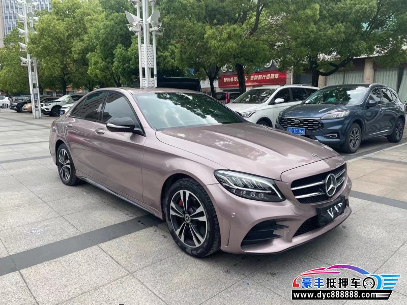 19年奔驰C级轿车抵押车出售