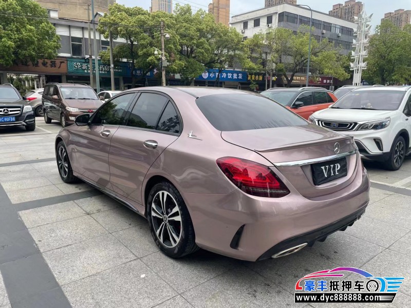 19年奔驰C级轿车抵押车出售