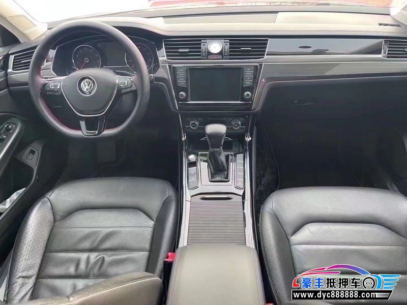 17年大众辉昂轿车抵押车出售