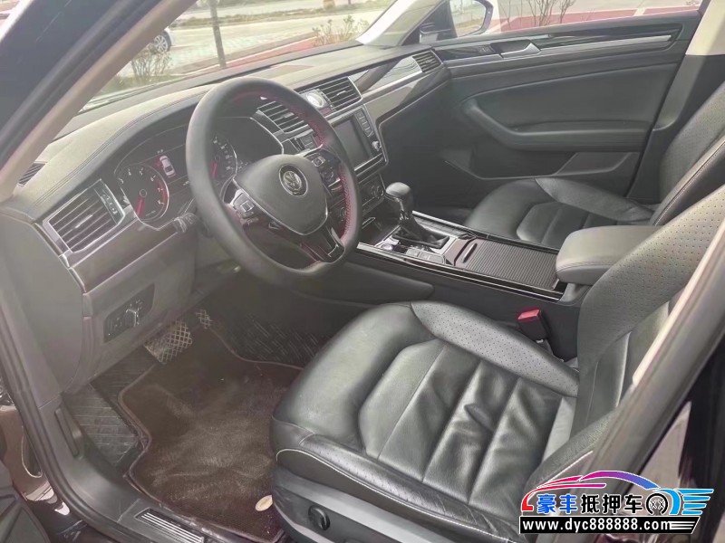 17年大众辉昂轿车抵押车出售