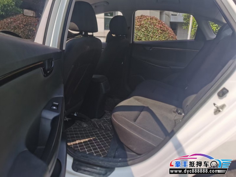 18年现代悦动轿车抵押车出售