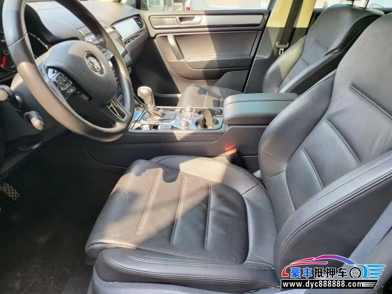 16年大众途锐SUV抵押车出售