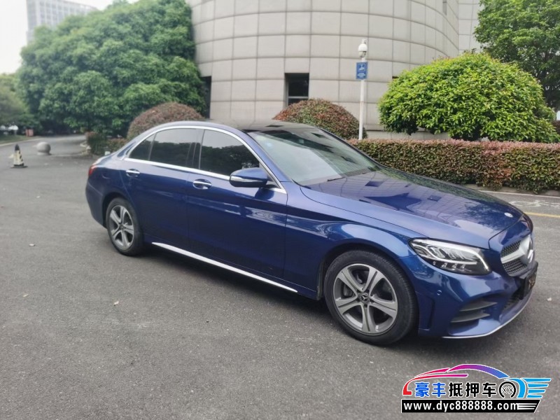 20年奔驰C级轿车抵押车出售