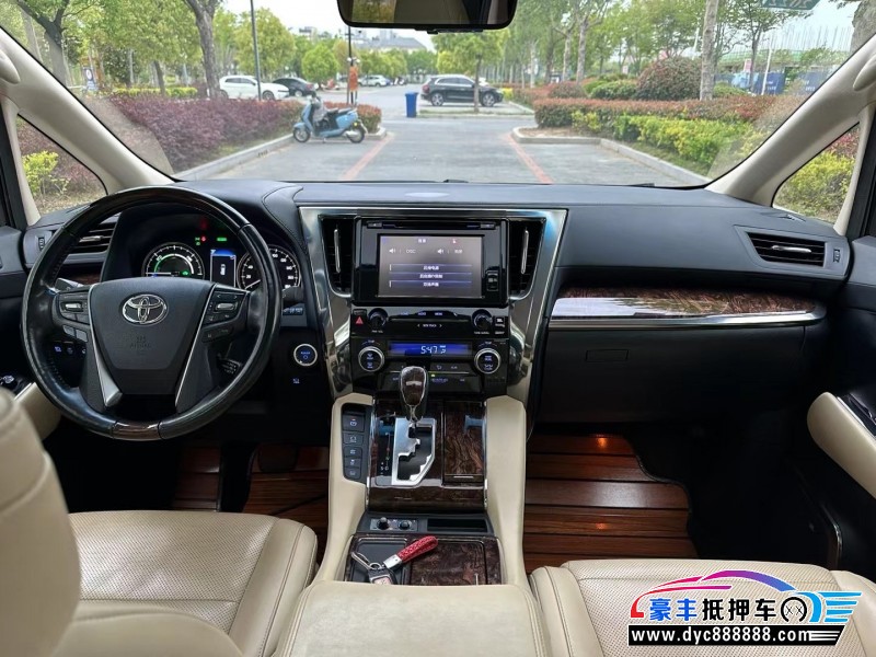 20年丰田埃尔法轿车抵押车出售