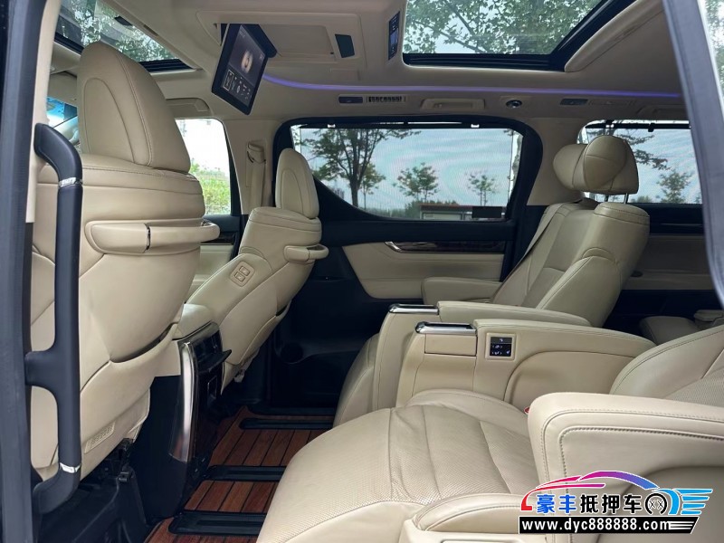 20年丰田埃尔法轿车抵押车出售