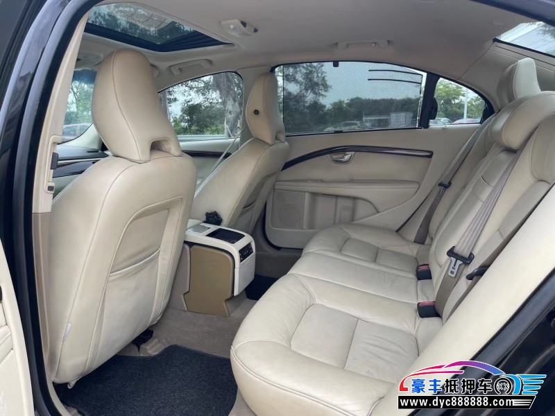 09年沃尔沃S80轿车抵押车出售