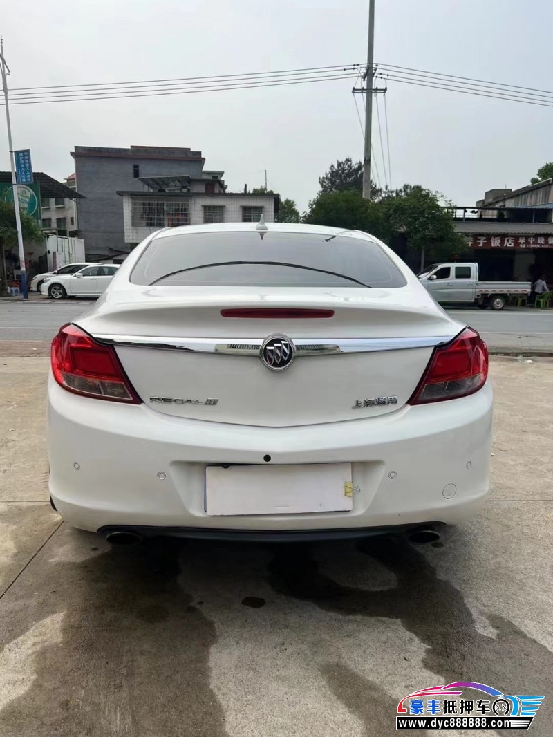 13年别克君威轿车抵押车出售