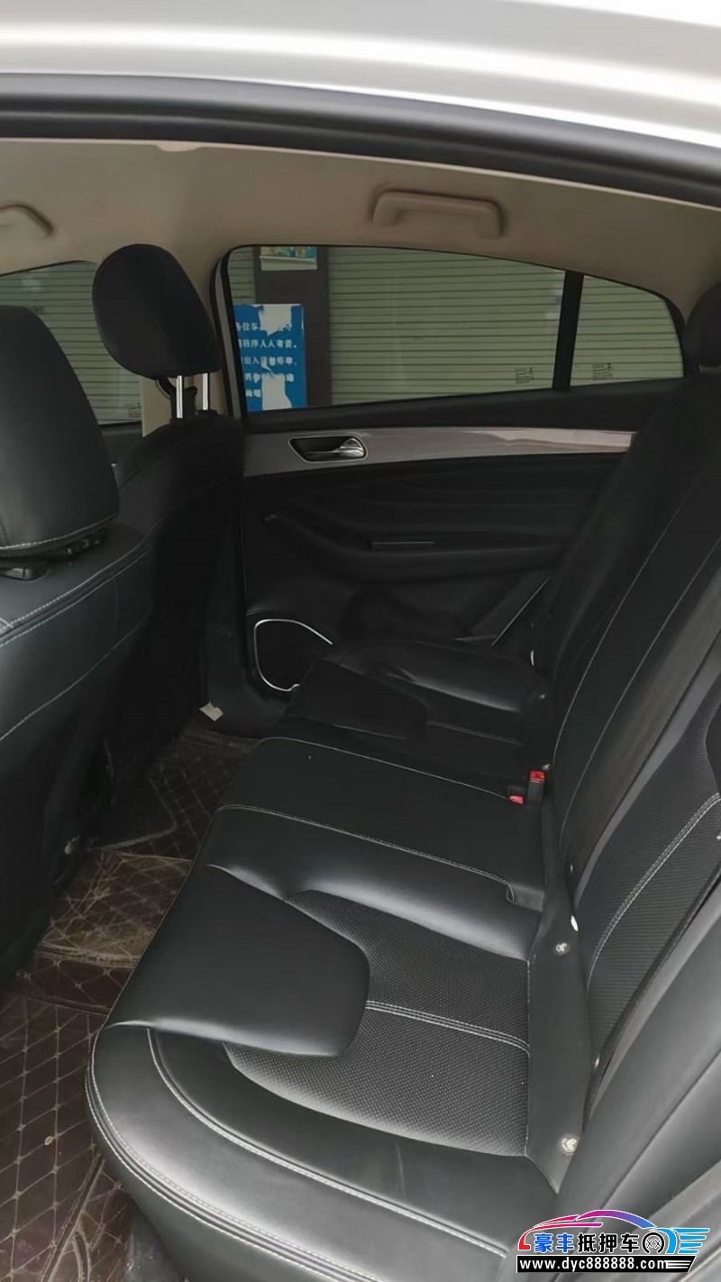 19年奇瑞艾瑞泽5轿车抵押车出售