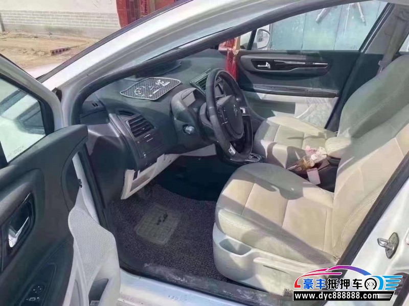 14年雪铁龙世嘉轿车抵押车出售