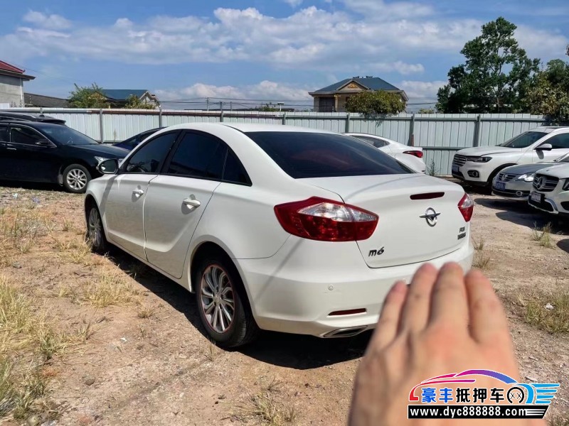 15年海马M6轿车抵押车出售