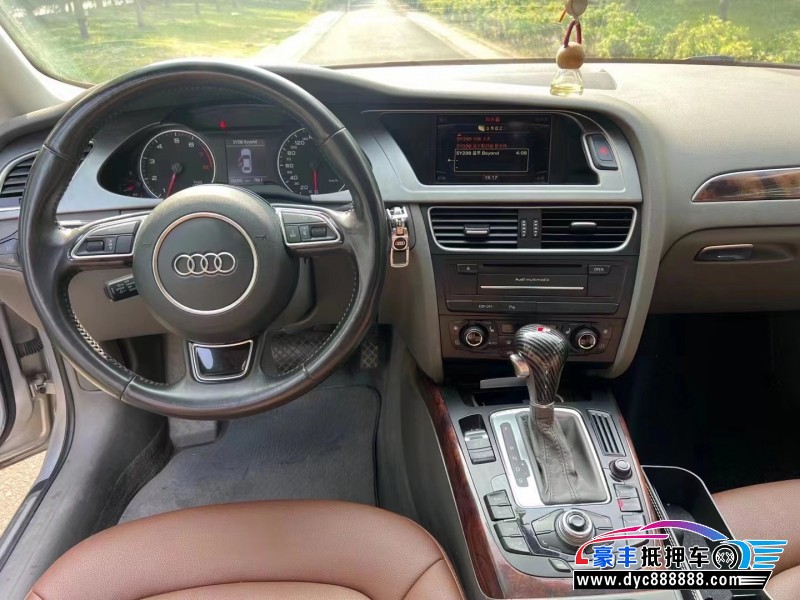 10年奥迪A4轿车抵押车出售