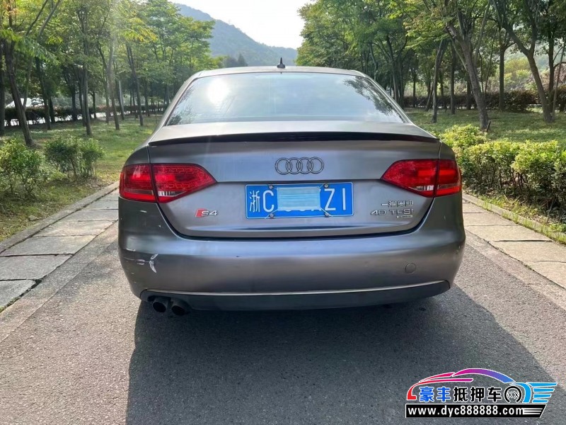 10年奥迪A4轿车抵押车出售