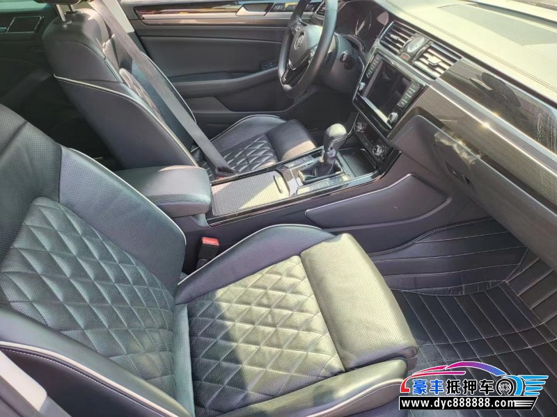 17年大众辉昂轿车抵押车出售