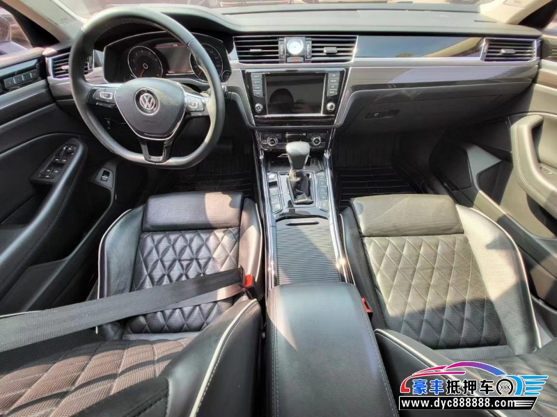 17年大众辉昂轿车抵押车出售