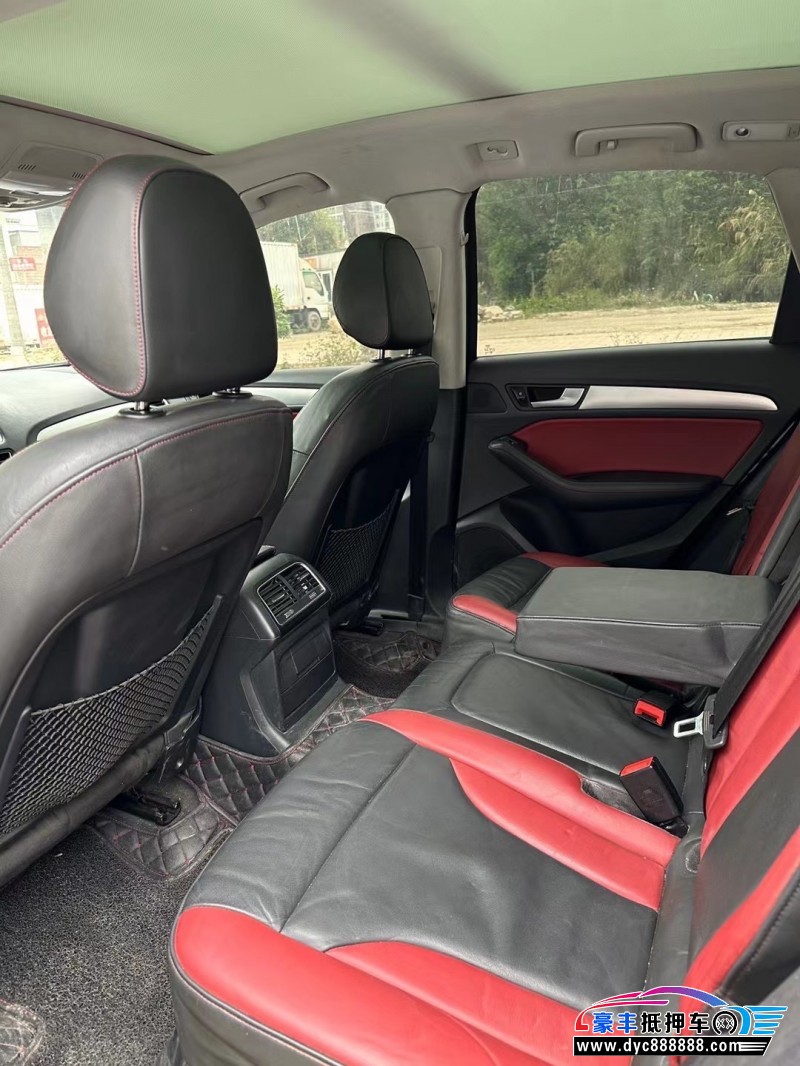 17年奥迪Q5轿车抵押车出售