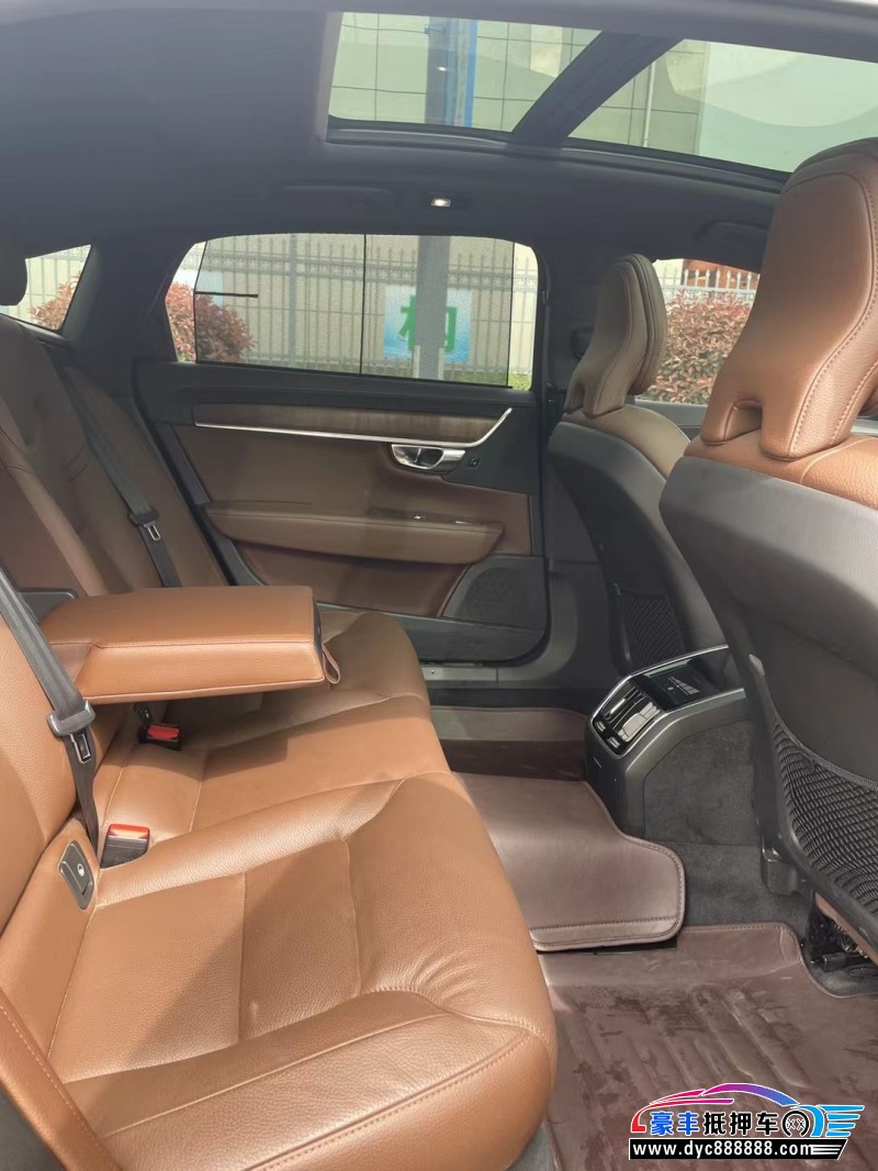 21年沃尔沃S90轿车抵押车出售