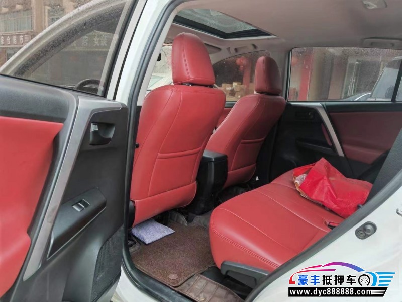 18年丰田RAV4荣放轿车抵押车出售