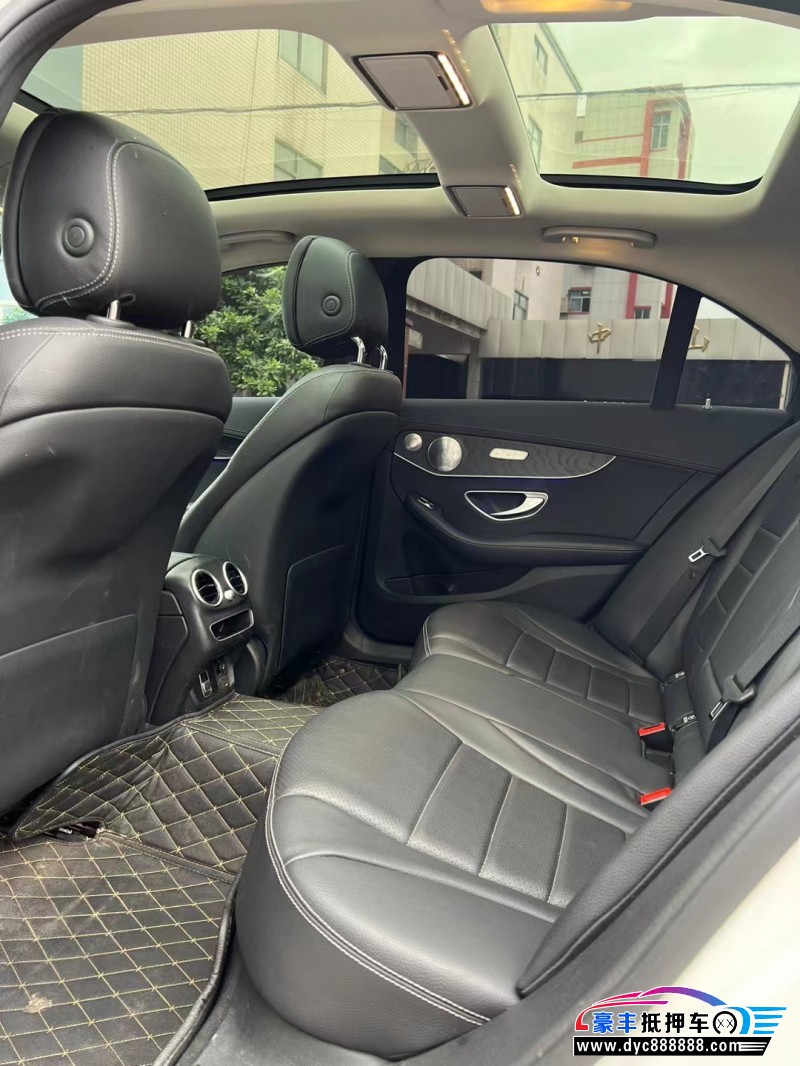 20年奔驰C级轿车抵押车出售