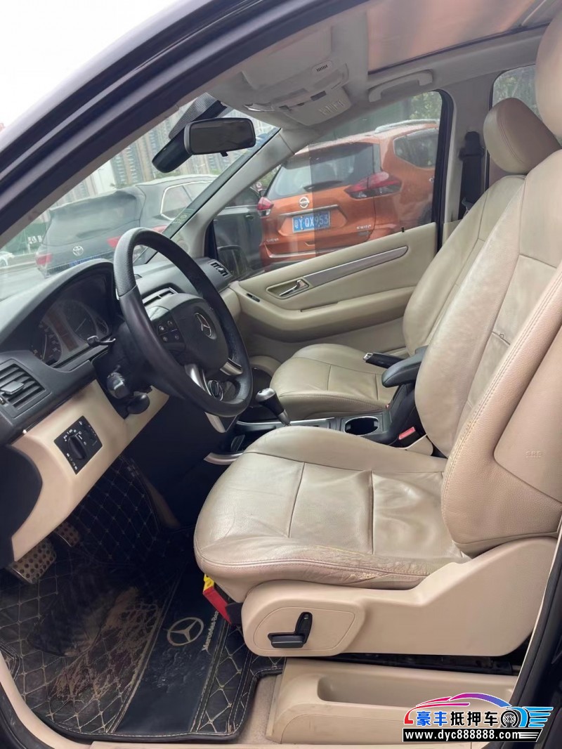 10年奔驰B轿车抵押车出售