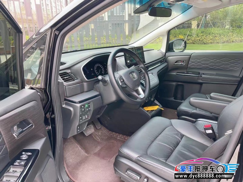 22年本田艾力绅轿车抵押车出售