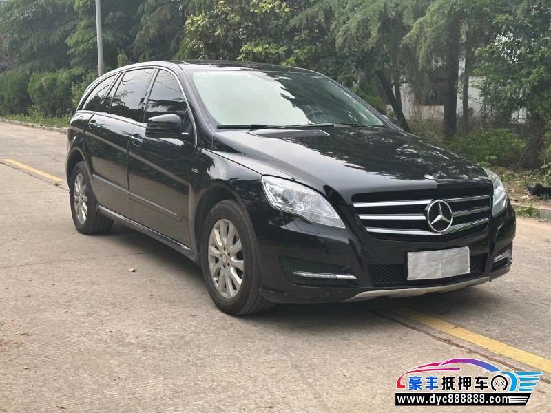 17年奔驰R级轿车抵押车出售