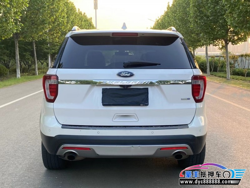 17年福特探险者轿车抵押车出售