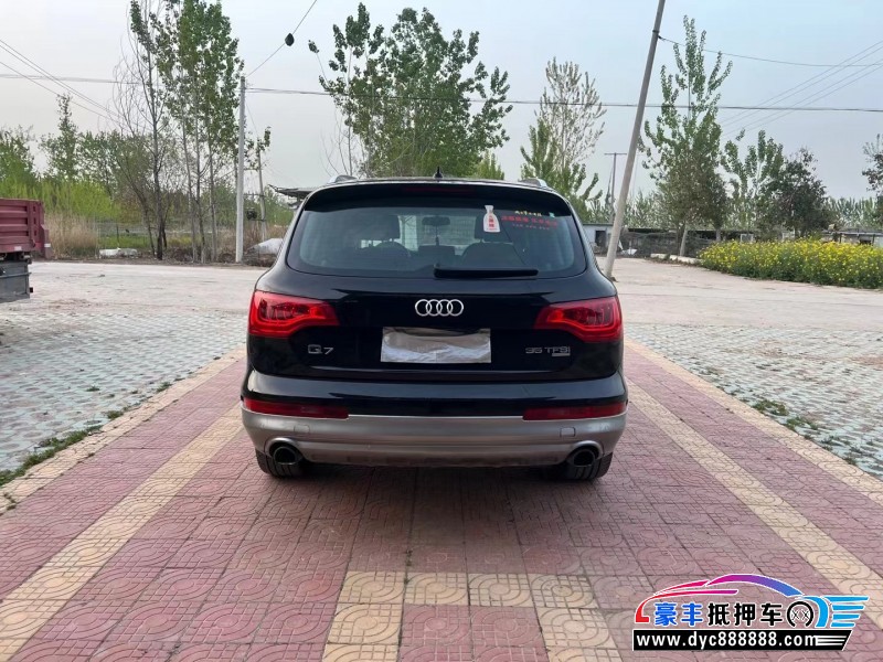 12年奥迪Q7轿车抵押车出售