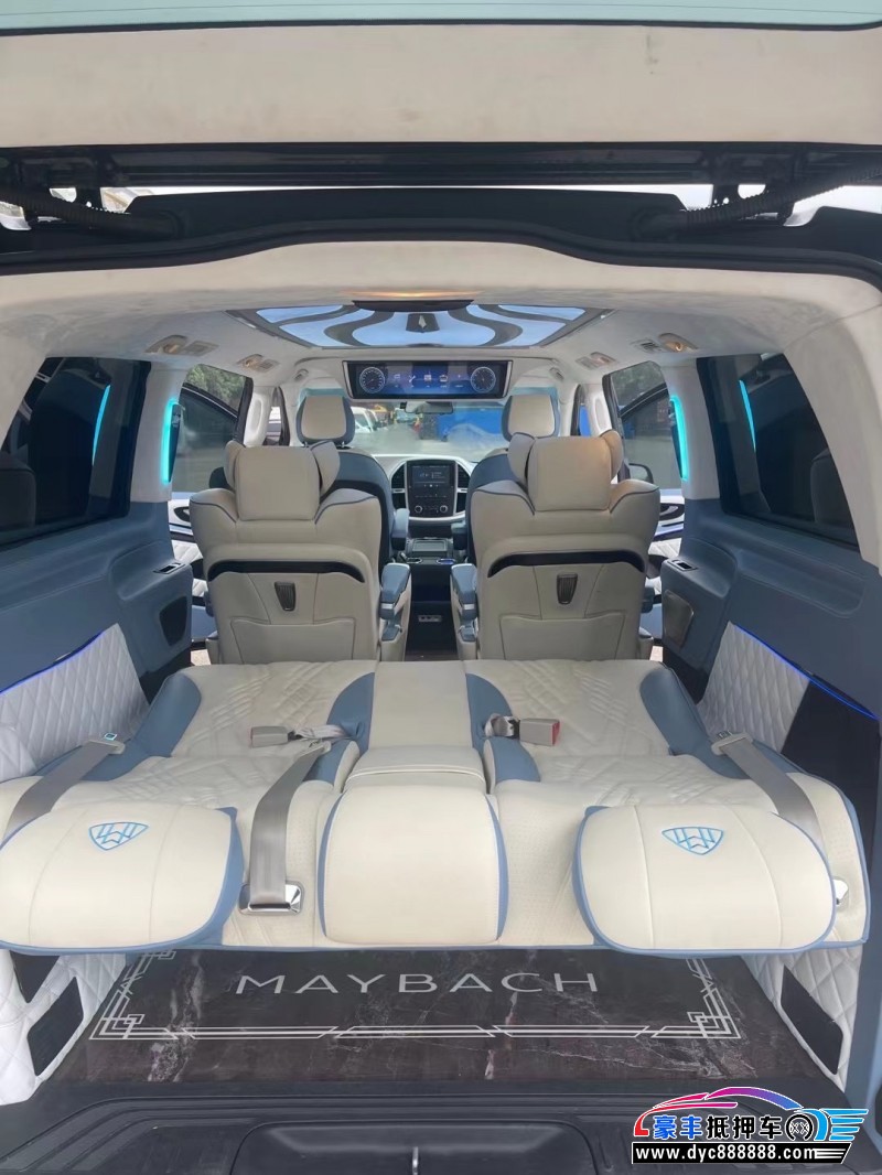 22年奔驰威霆轿车抵押车出售