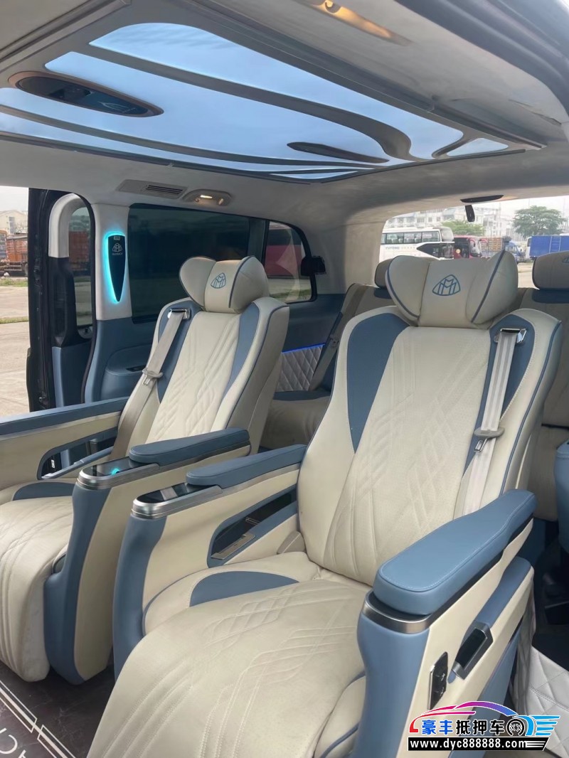 22年奔驰威霆轿车抵押车出售