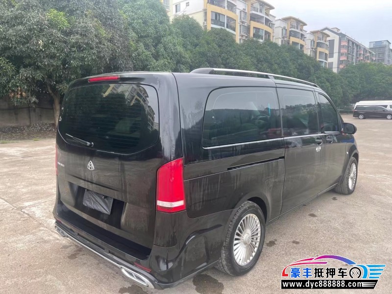 22年奔驰威霆轿车抵押车出售