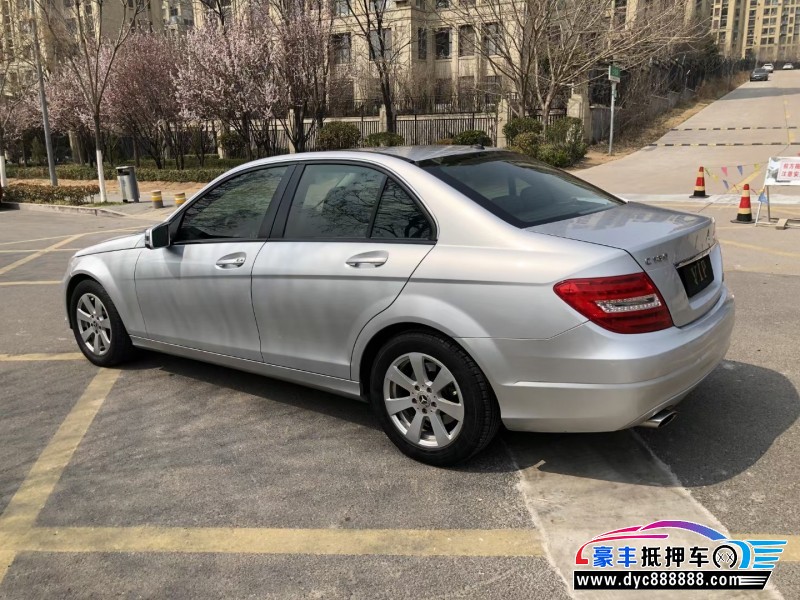 13年奔驰C轿车抵押车出售