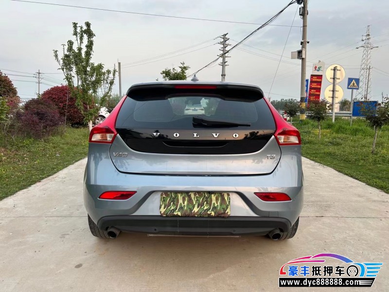 17年沃尔沃V40轿车抵押车出售