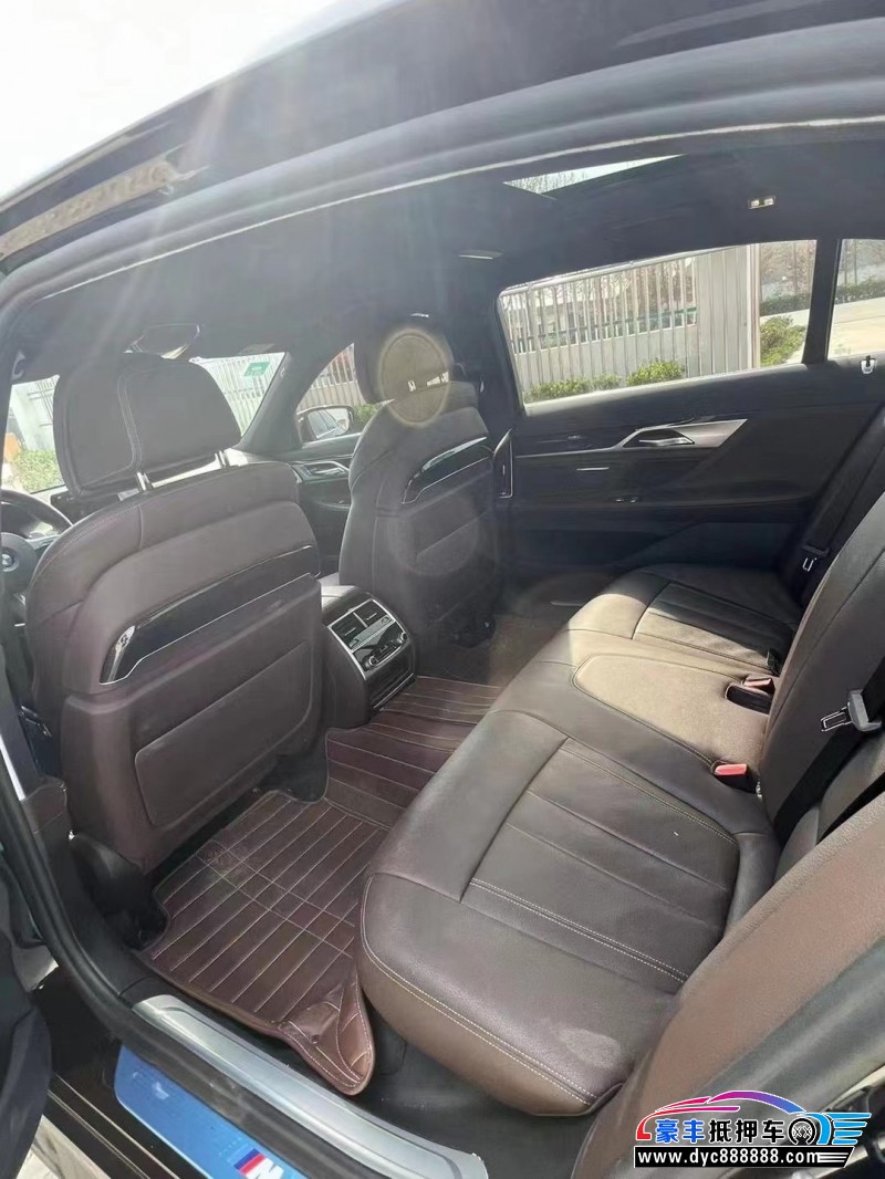 18年宝马7系轿车抵押车出售