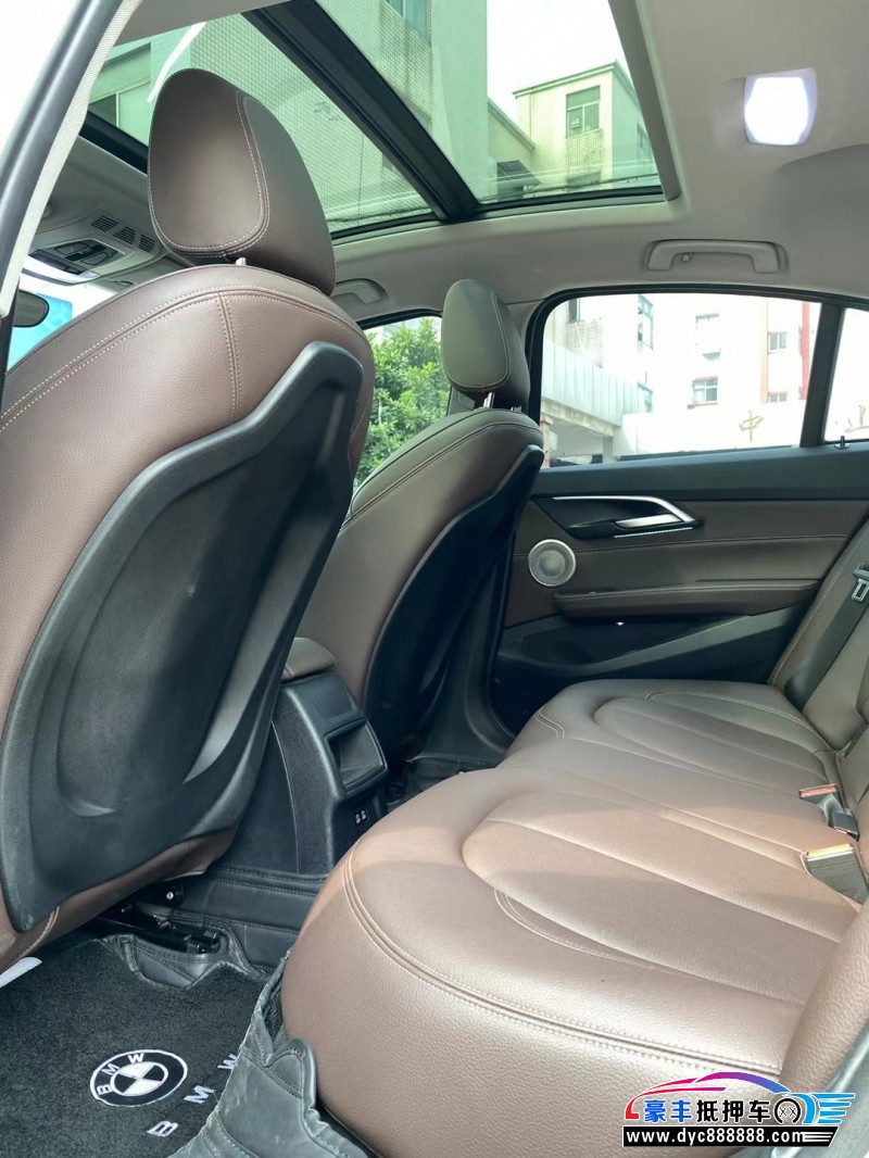 22年宝马1系轿车抵押车出售