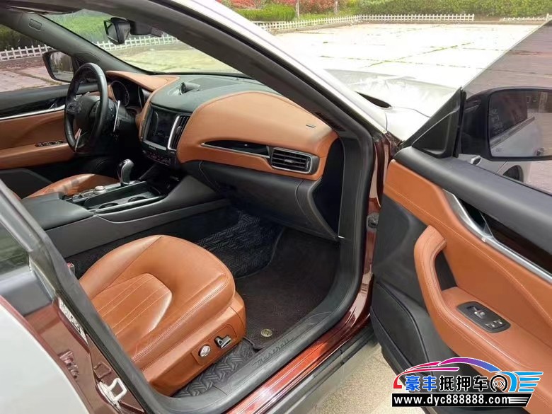 18年玛莎拉蒂莱万特轿车抵押车出售