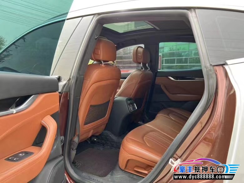 18年玛莎拉蒂莱万特轿车抵押车出售