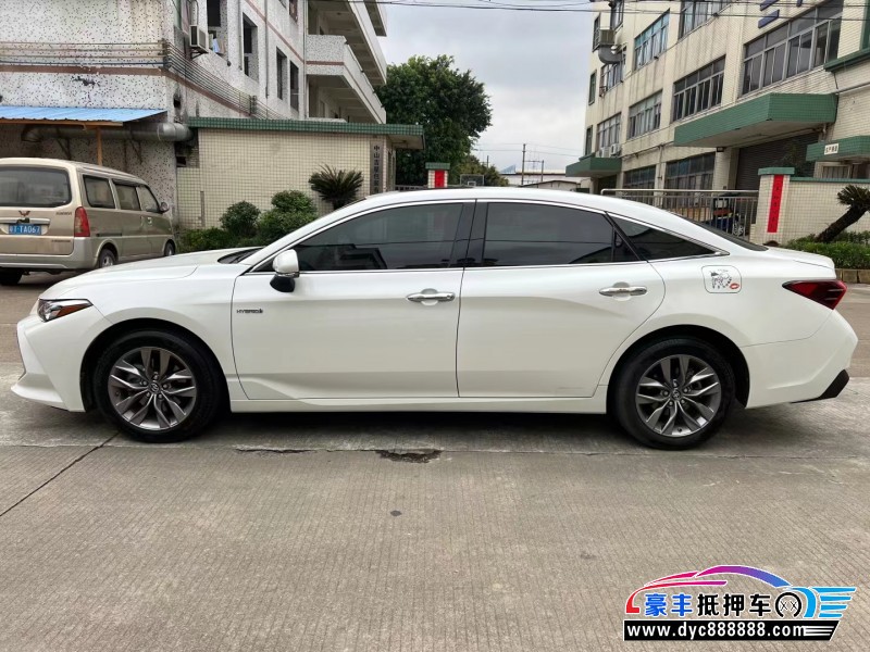 20年丰田亚洲龙轿车抵押车出售