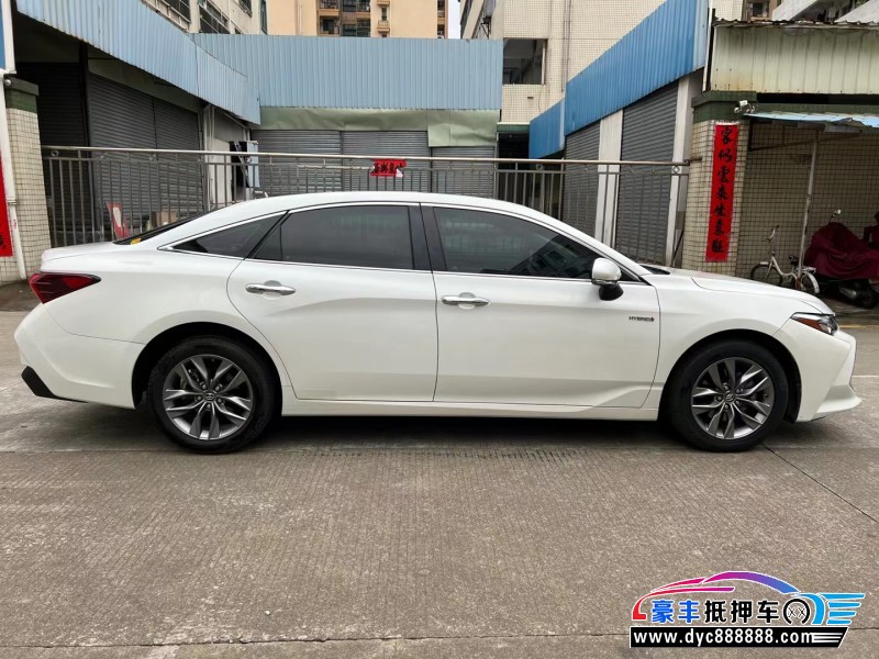 20年丰田亚洲龙轿车抵押车出售